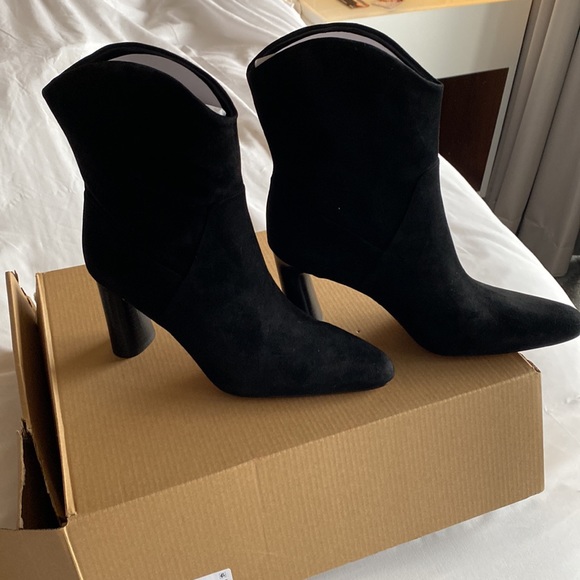 Vince Harlow suede black boots - Picture 3 of 8